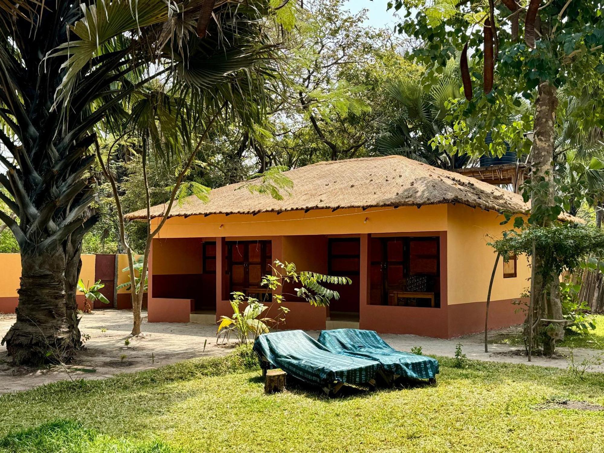 Little'S Nature Retreat Kartong Extérieur photo